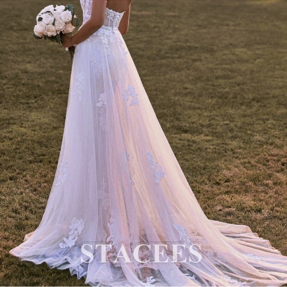 Wedding Dress - Picture 8 of 11